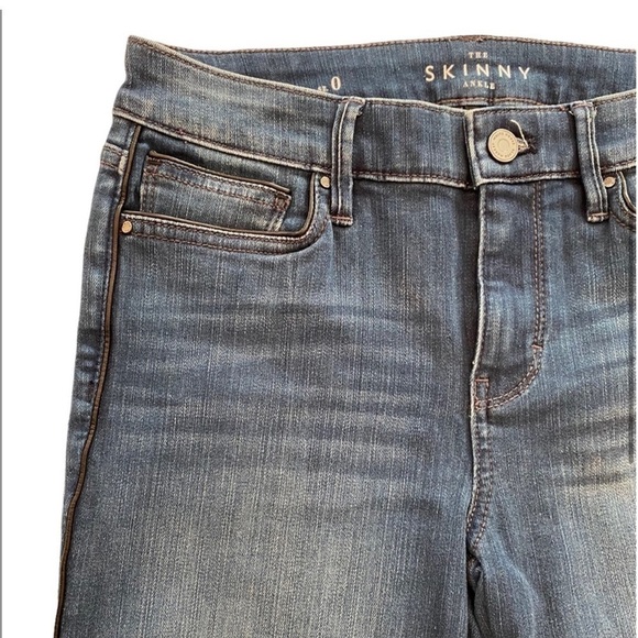 White House Black Market The Mid Rise Skinny Ankle Jean 0 - Picture 3 of 7